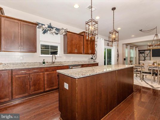 Chandelier, Dining room, Interior, Kitchen, Pendant Lights, Recessed Lighting, Wood Texture Flooring