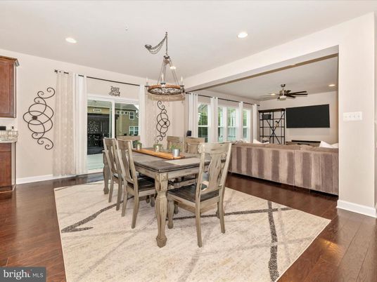 Dining room, Interior, Living room, Pendant Lights, Recessed Lighting, Wood Texture Flooring