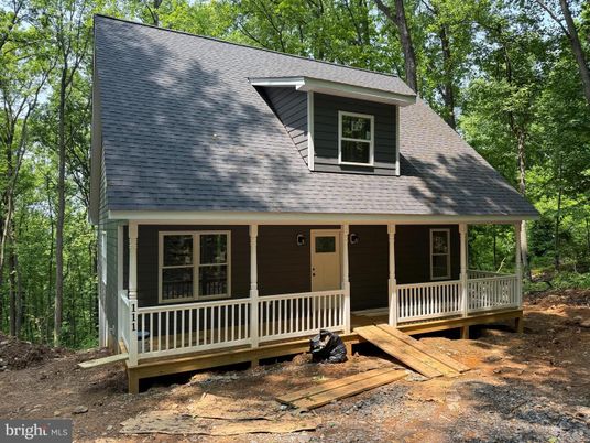 Exterior, Facade, Cape Cod