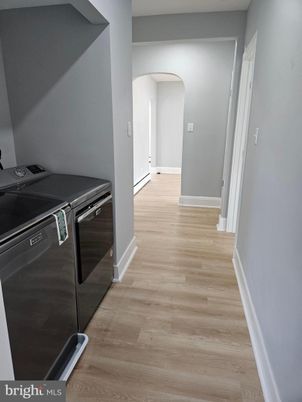 Interior, Washer, Wood Texture Flooring