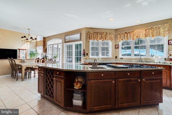 Chandelier, Dining room, Interior, Kitchen, Recessed Lighting