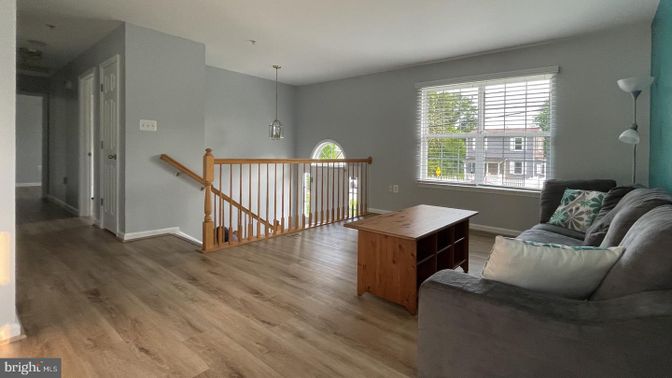 Interior, Pendant Lights, Wood Texture Flooring