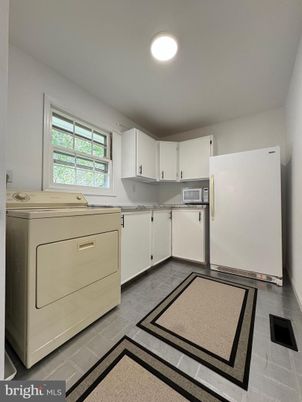 Interior, Kitchen, Recessed Lighting, Washer