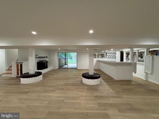 Interior, Recessed Lighting, Wood Texture Flooring