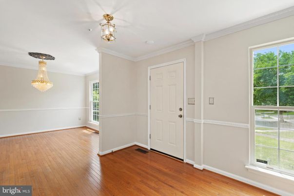 Chandelier, Empty room, Interior, Wood Texture Flooring