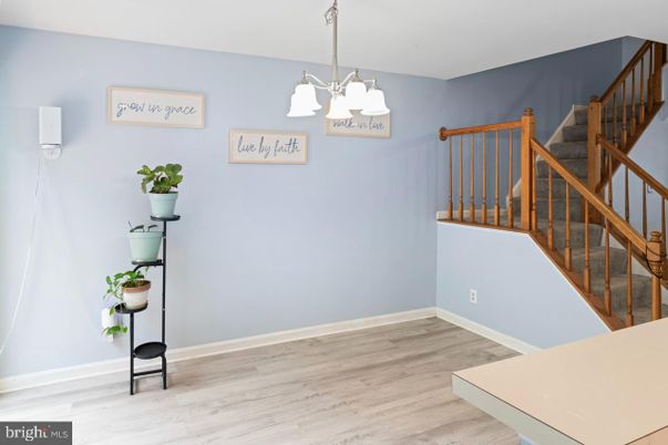 Interior, Pendant Lights, Wood Texture Flooring