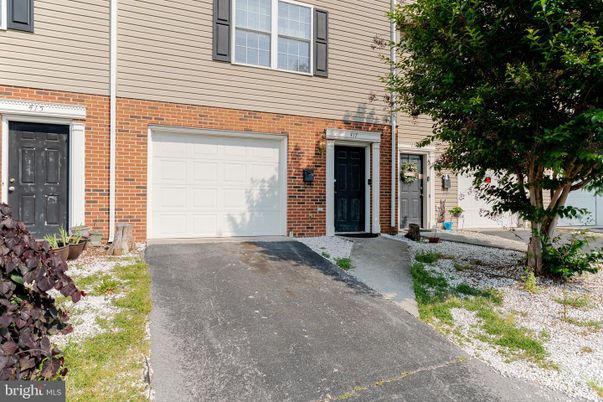 Attached, Exterior, Facade, Brick Facade, Rowhouse