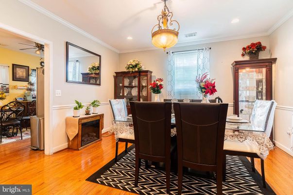 Dining room, Interior, Pendant Lights, Recessed Lighting, Wood Texture Flooring