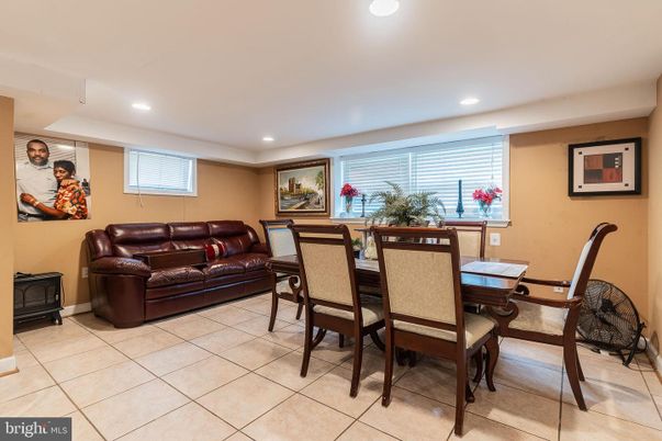 Dining room, Interior, Recessed Lighting