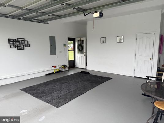 Garage, Interior