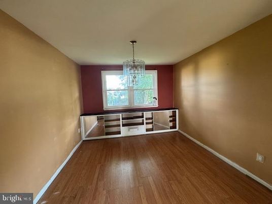 Chandelier, Empty room, Interior, Wood Texture Flooring