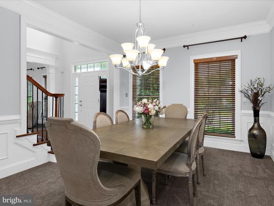 Chandelier, Dining room, Interior
