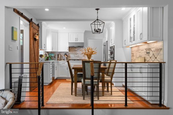 Dining room, Interior, Kitchen, Pendant Lights, Recessed Lighting, Wood Texture Flooring