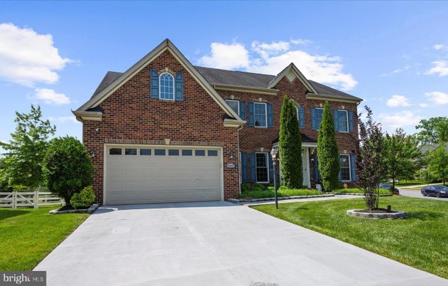 Attached, Exterior, Facade, Brick Facade, Brick Traditional
