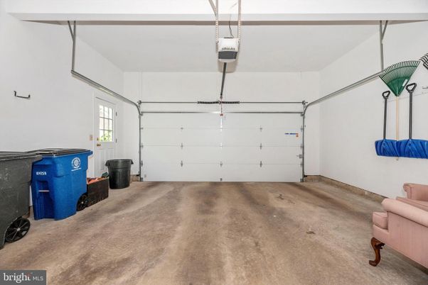 Garage, Interior