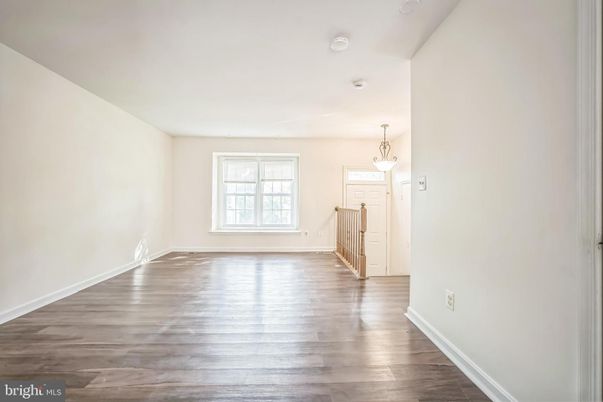 Empty room, Interior, Pendant Lights, Wood Texture Flooring