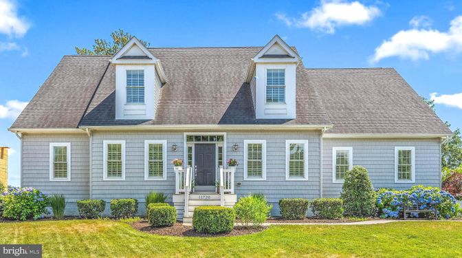 Exterior, Facade, Cape Cod