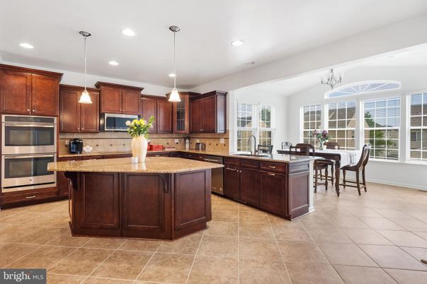 Dining room, Interior, Kitchen, Pendant Lights, Recessed Lighting, Stainless Steel Appliances