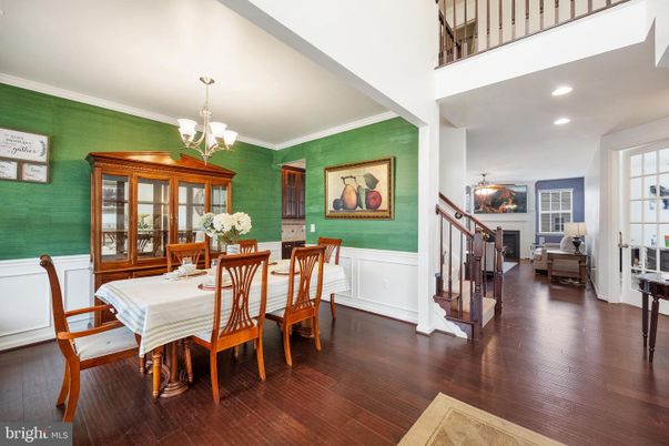 Chandelier, Dining room, Interior, Recessed Lighting, Wood Texture Flooring