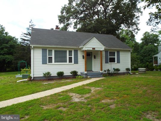 Backyard, Exterior, Facade, Cape Cod