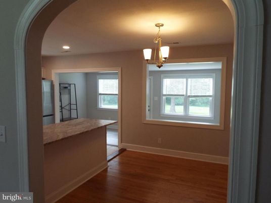 Interior, Pendant Lights, Recessed Lighting, Wood Texture Flooring