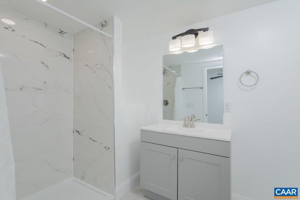 Bathroom, Interior, Marble Walls, Recessed Lighting