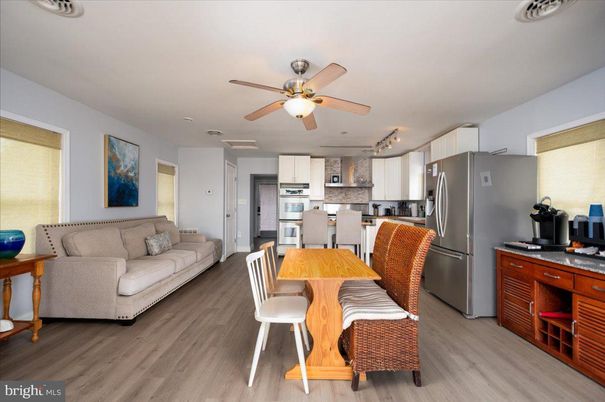 Dining room, Interior, Kitchen, Living room, Stainless Steel Appliances, Wood Texture Flooring