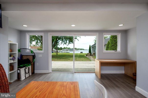Interior, Recessed Lighting, Water, Wood Texture Flooring