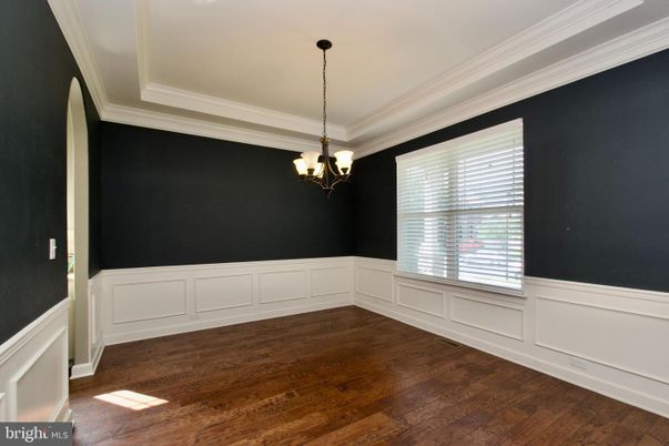 Chandelier, Empty room, Interior, Pendant Lights, Wood Texture Flooring