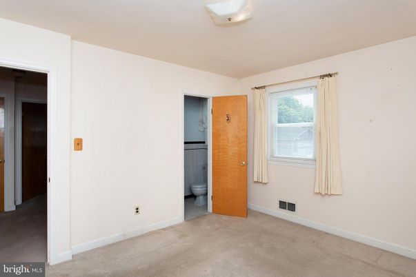Bathroom, Empty room, Interior