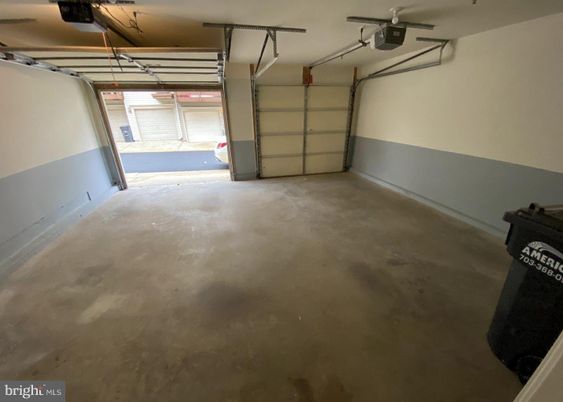 Garage, Interior