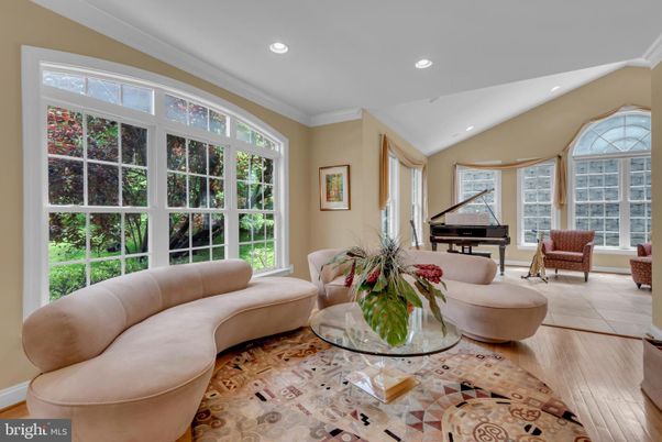 Interior, Living room, Piano, Recessed Lighting, Wood Texture Flooring
