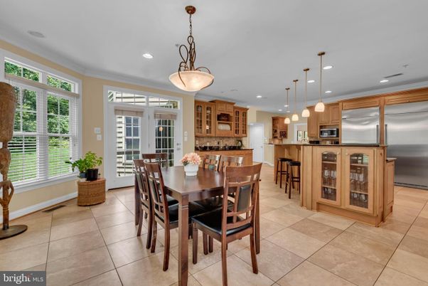 Dining room, Interior, Kitchen, Pendant Lights, Recessed Lighting, Stainless Steel Appliances