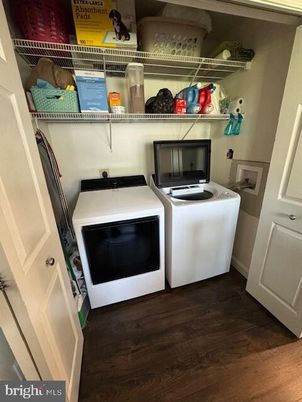 Interior, Utility Closets, Washer, Wood Texture Flooring
