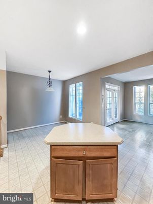 Empty room, Interior, Pendant Lights, Recessed Lighting