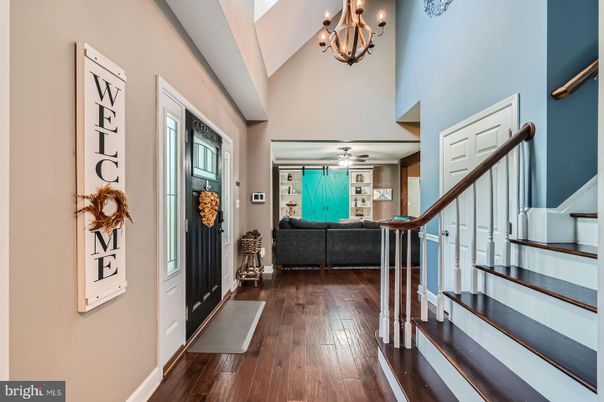 Chandelier, Interior, Wood Texture Flooring