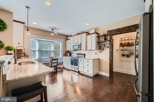 Dining room, Interior, Kitchen, Pendant Lights, Recessed Lighting, Wood Texture Flooring