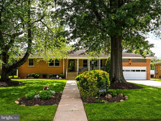 Attached, Exterior, Facade, Brick Facade, Ranch