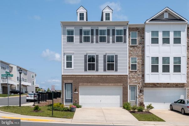 Attached, Exterior, Facade, Brick Facade, Rowhouse