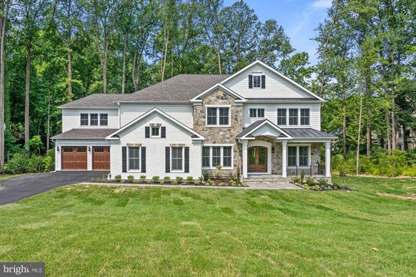 Attached, Exterior, Facade, Farmhouse