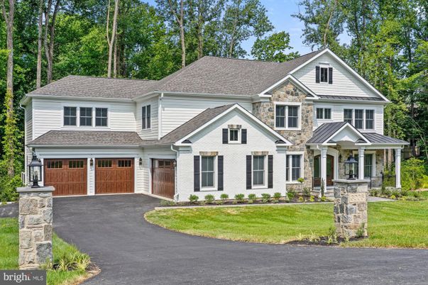 Attached, Exterior, Facade, Farmhouse