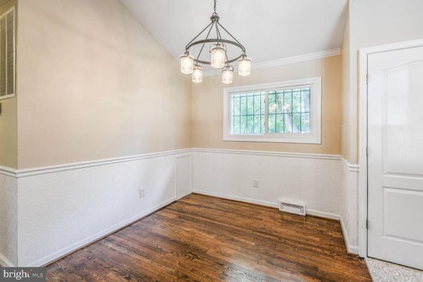 Empty room, Interior, Pendant Lights, Wood Texture Flooring