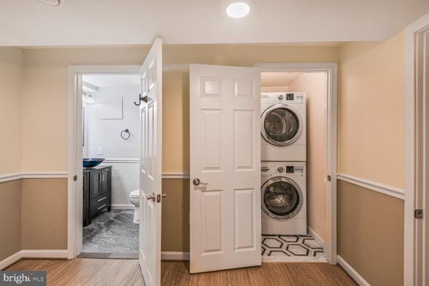 Interior, Utility Closets, Washer, Wood Texture Flooring