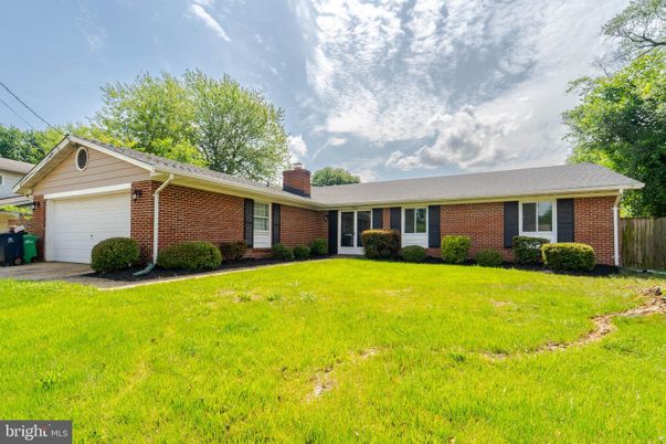 Attached, Exterior, Facade, Brick Facade, Ranch