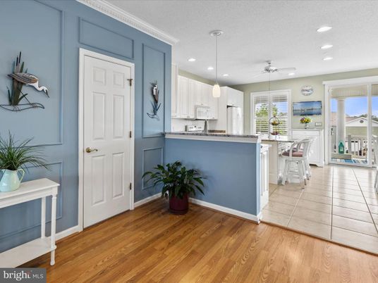 Interior, Kitchen, Pendant Lights, Recessed Lighting, Wood Texture Flooring