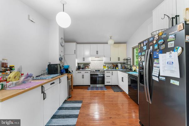 Interior, Kitchen, Pendant Lights, Wood Texture Flooring