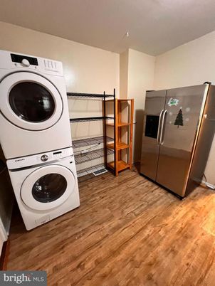Interior, Utility Closets, Washer, Wood Texture Flooring