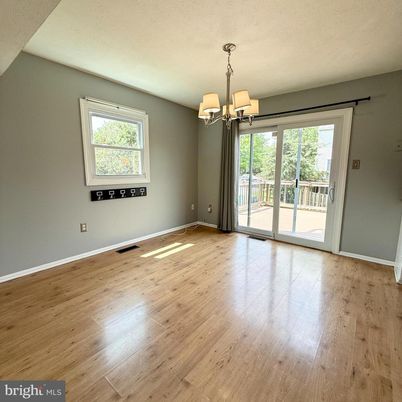 Chandelier, Empty room, Interior, Wood Texture Flooring