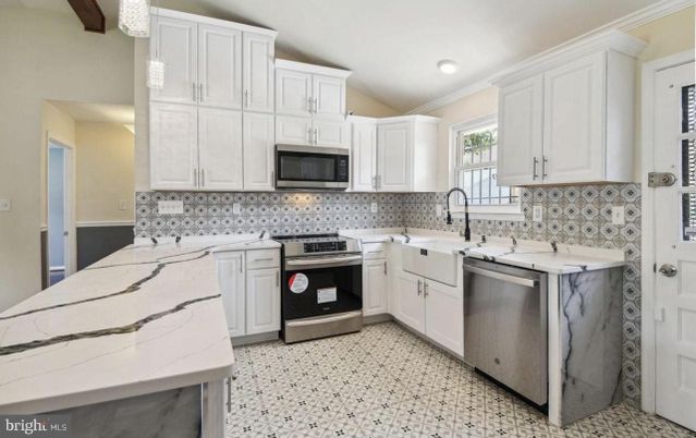Interior, Kitchen, Pendant Lights, Recessed Lighting, Stainless Steel Appliances