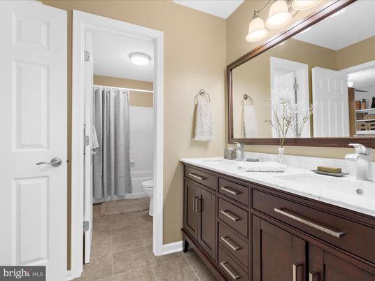 Bathroom, Dual Sink Vanities, Interior